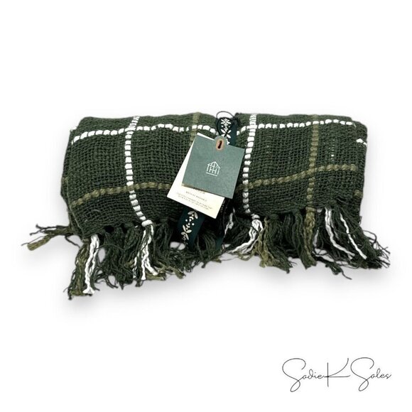 Hearth & Hand Magnolia Plaid Woven Throw Blanket Green - Christmas 2024 - Picture 4 of 5